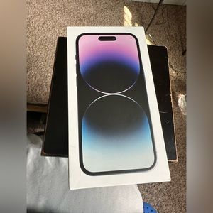 iPhone 14 pro deep purple